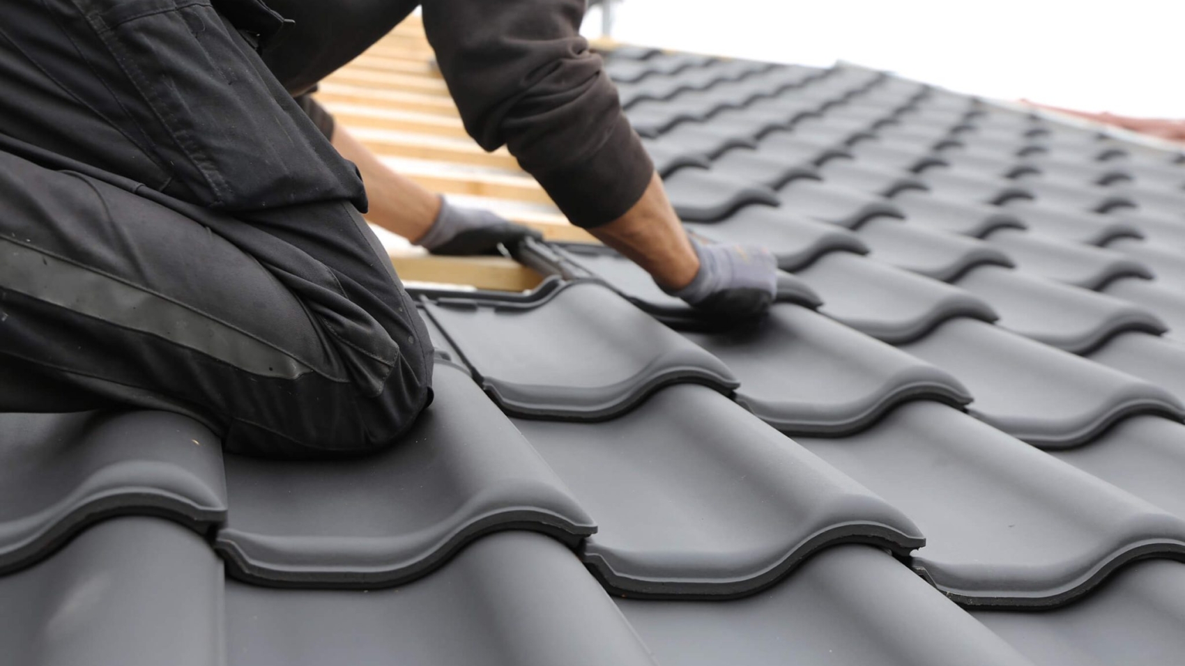Types-of-roof-tiles-2048x1365