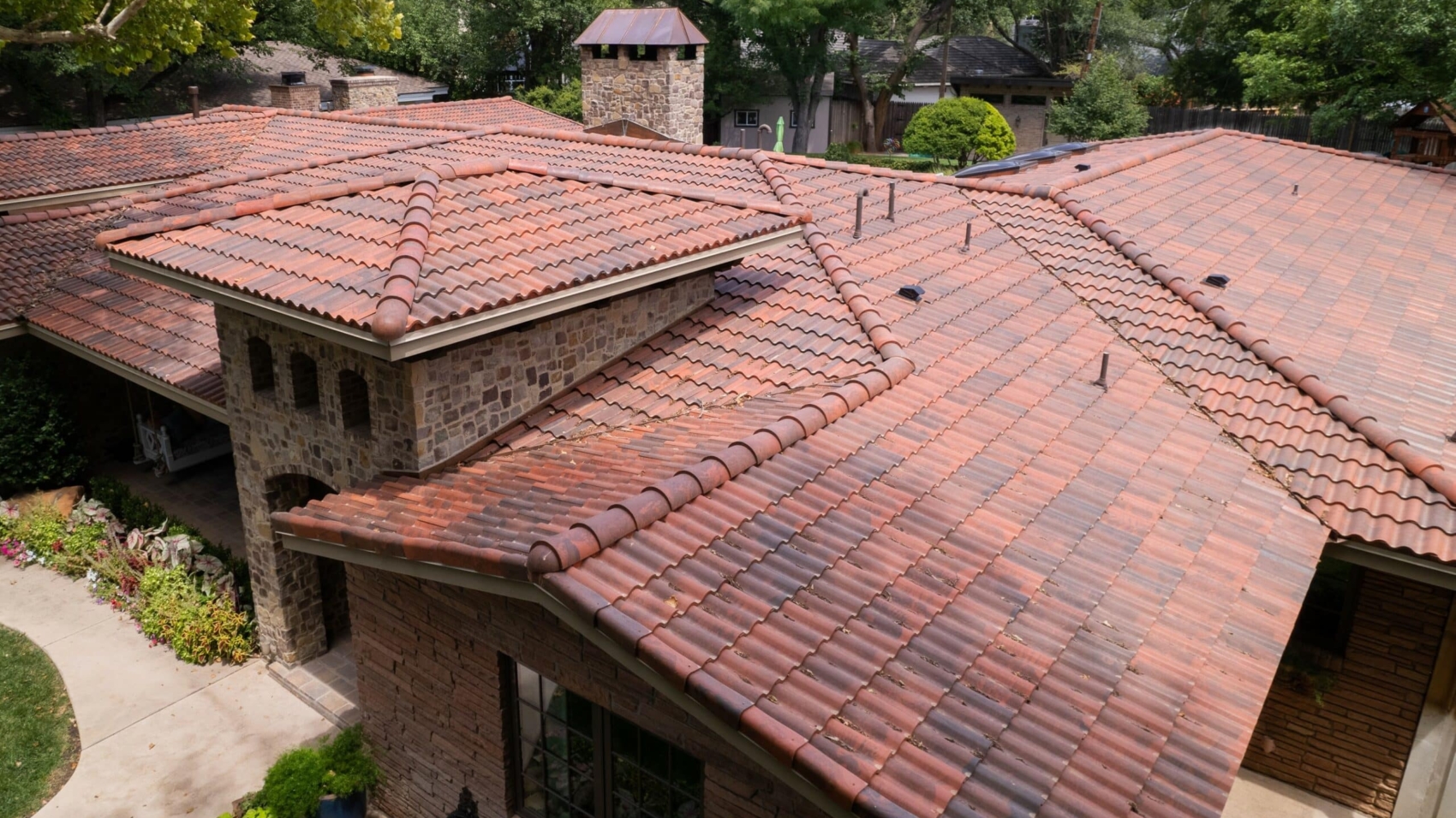 feature-image-Brava-Composite-Spanish-Barrel-Tile-scaled