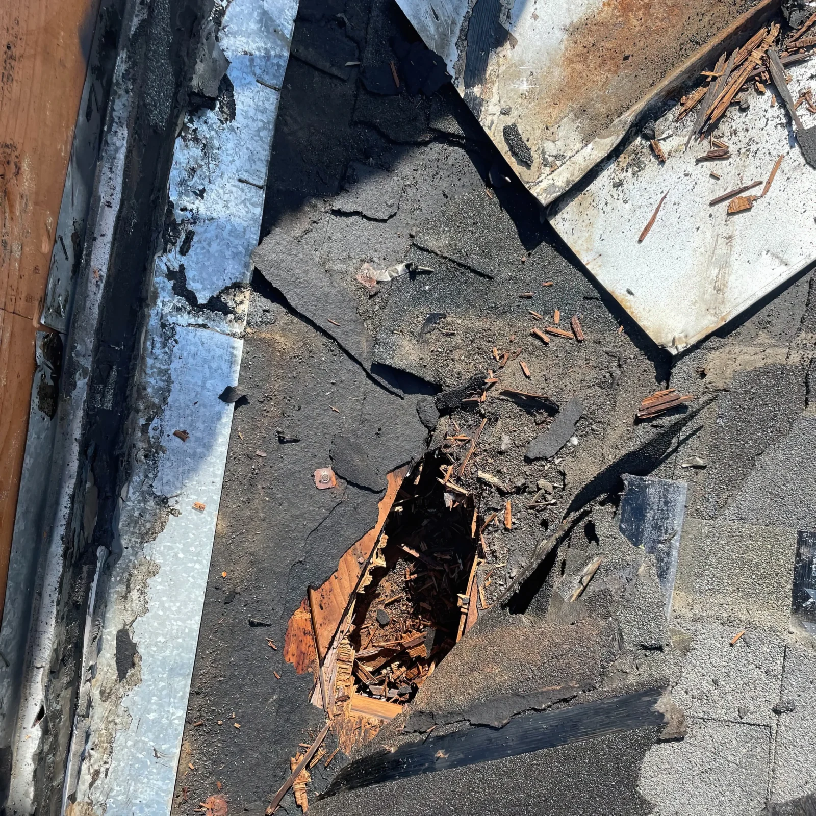 Roofing in San Pedro, CA — photo 3 of 8