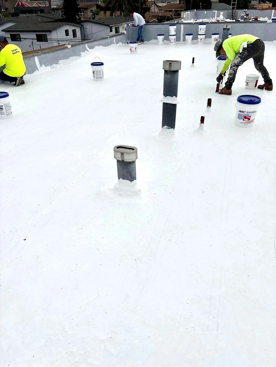 Apartment Building Roof Restoration: From 8 Tons of Gravel to a Complete System — photo 9 of 14