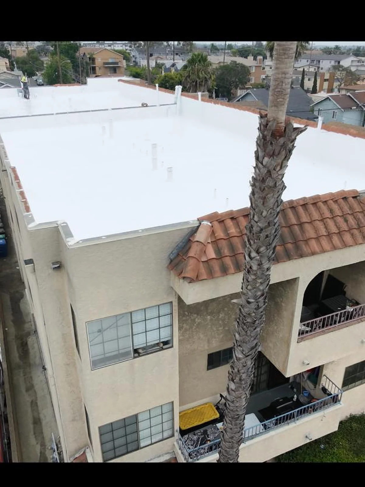 Apartment Building Roof Restoration: From 8 Tons of Gravel to a Complete System — photo 12 of 14